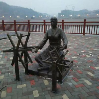 纺织人物户外景观铜雕