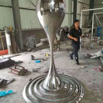 不锈钢镜面水滴别墅雕塑