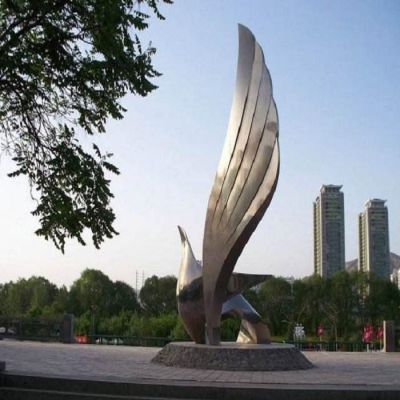 雕塑完成后如何进行环保的展示和维护